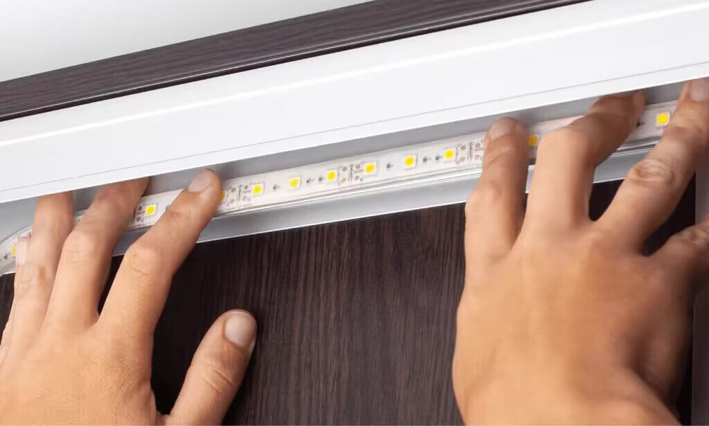 Comment enlever les bandes lumineuses LED sans endommager les murs