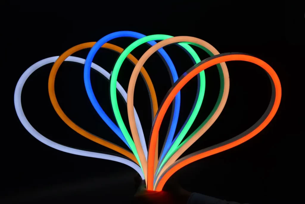 كيفية استخدام شريط LED نيون فليكس في الهواء الطلق