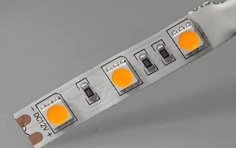 Cómo probar tiras de luces LED de 12 V