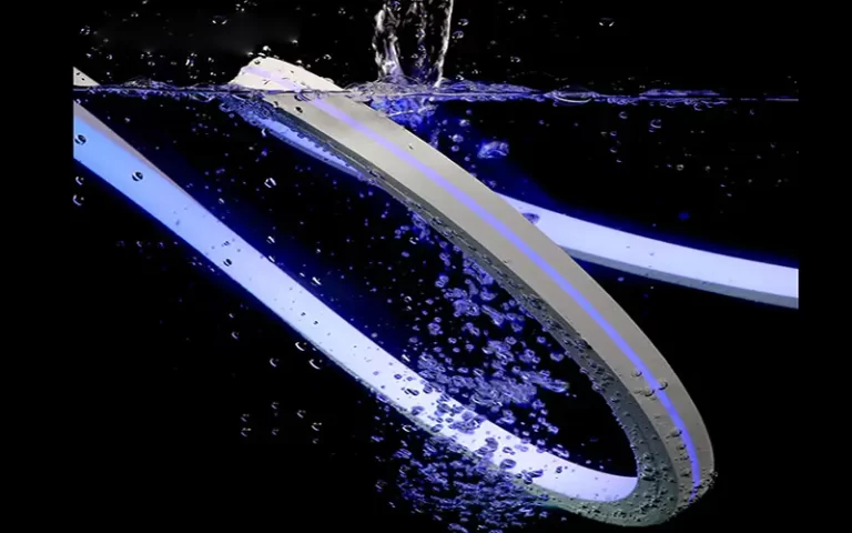 Tutto quello che c'è da sapere sulle strisce luminose a LED per piscine