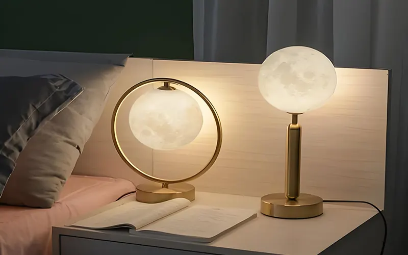 Rotes und bernsteinfarbenes Nachttischlicht für schlaffreundliches, augenschonendes Licht in der Nacht